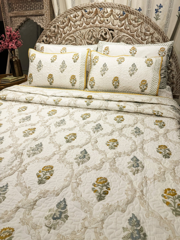 Daydream Bedding Set (Bedspreads + Quilt) - The Decor Central